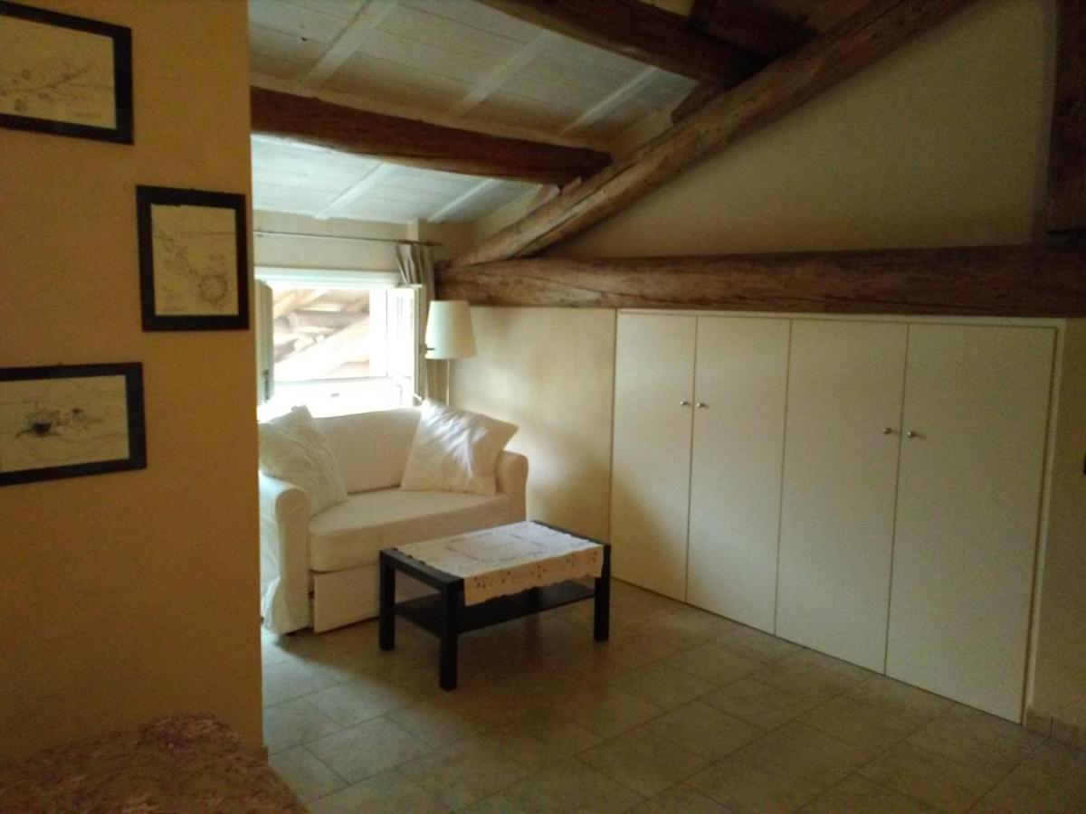 B&B Corte Cornalino 罗韦尔贝拉 外观 照片