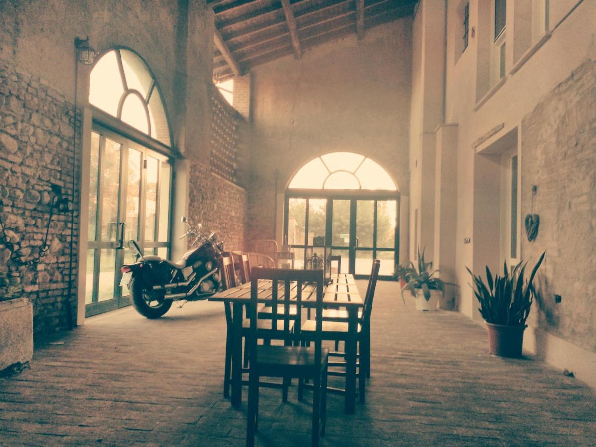 B&B Corte Cornalino 罗韦尔贝拉 外观 照片